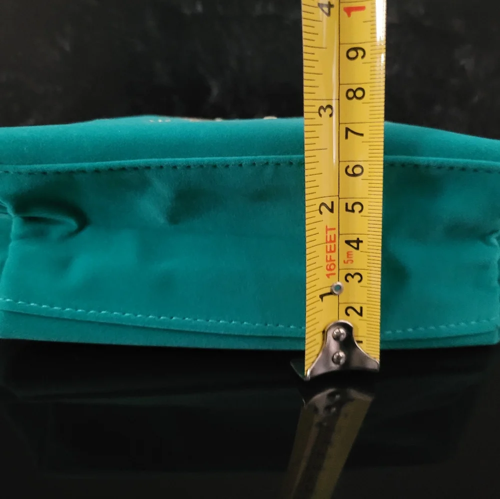 Kiehl's Limited Edition Green Makeup Bag.